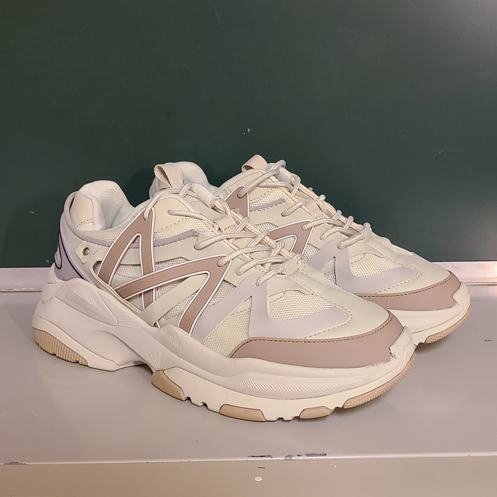 FREE SOFSOLE w/ ASOS DESIGN sneakers in tonal tones with chunky soles